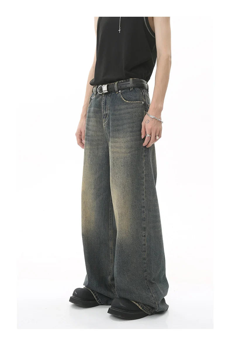 Relaxed Fit Wide-Leg Jeans